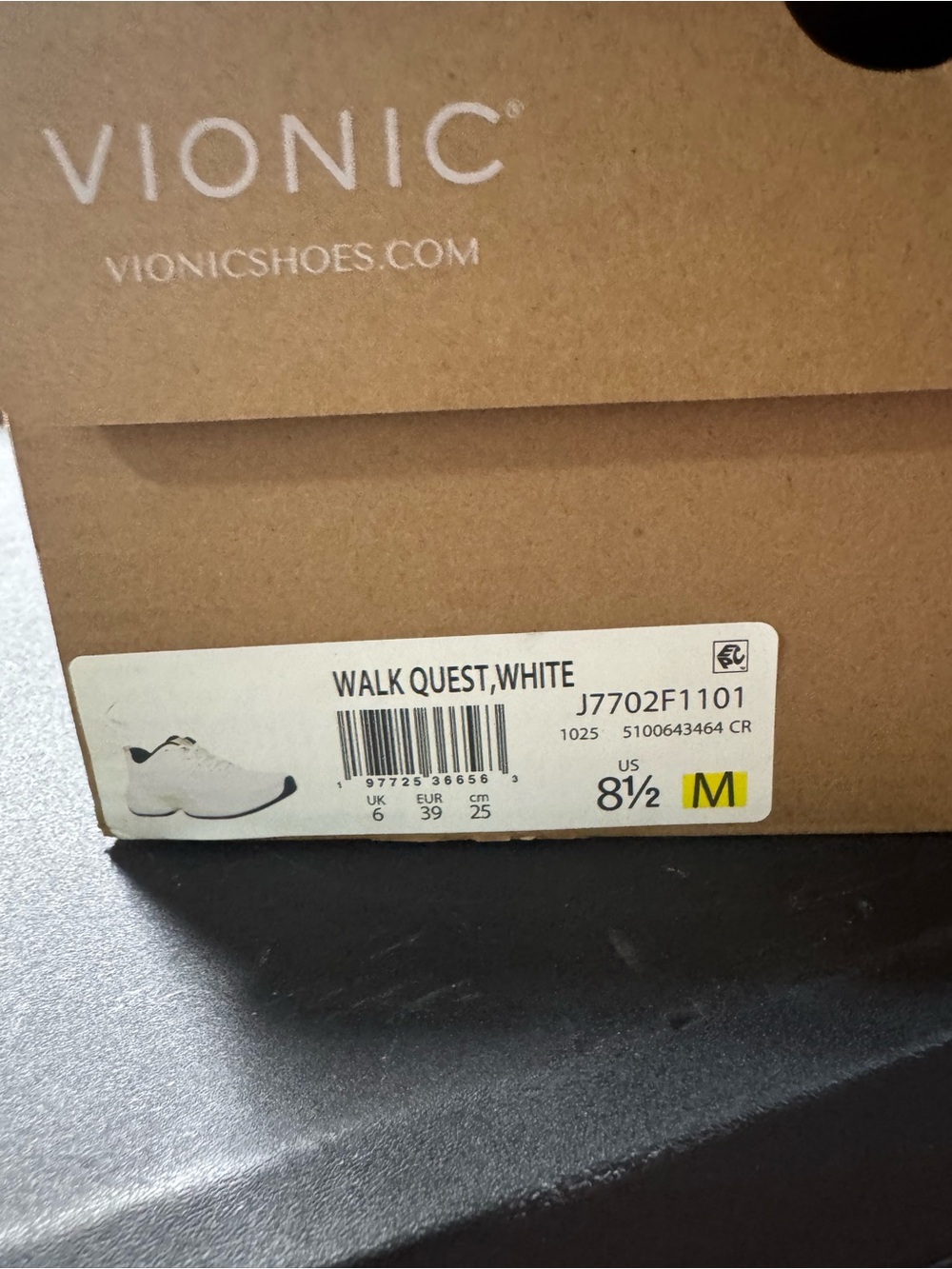 Vionic Womens Walk Quest Sneakers White/Black Leather and Knit Size 8.5 New - Picture 2 of 6